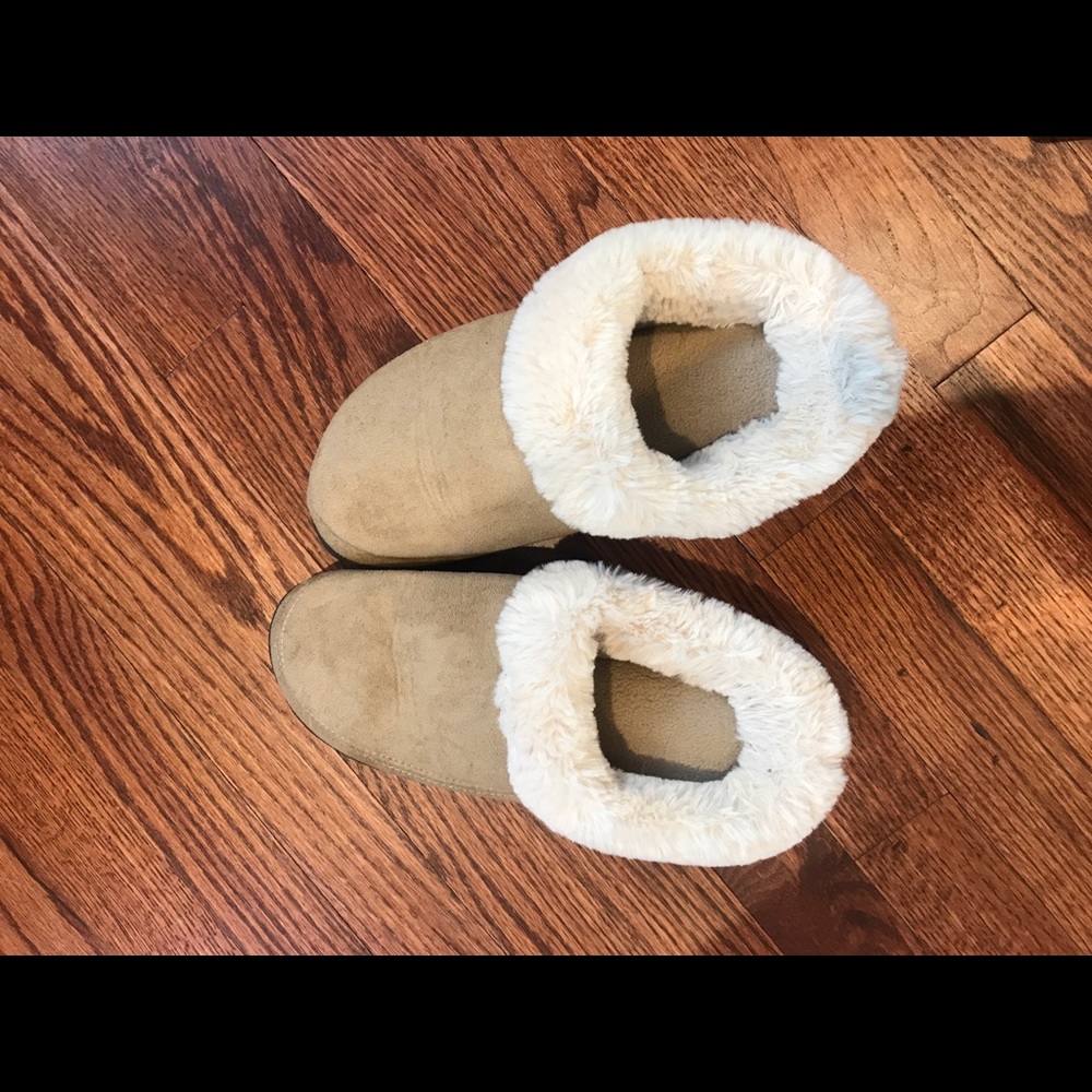 Soft comfortable slippers